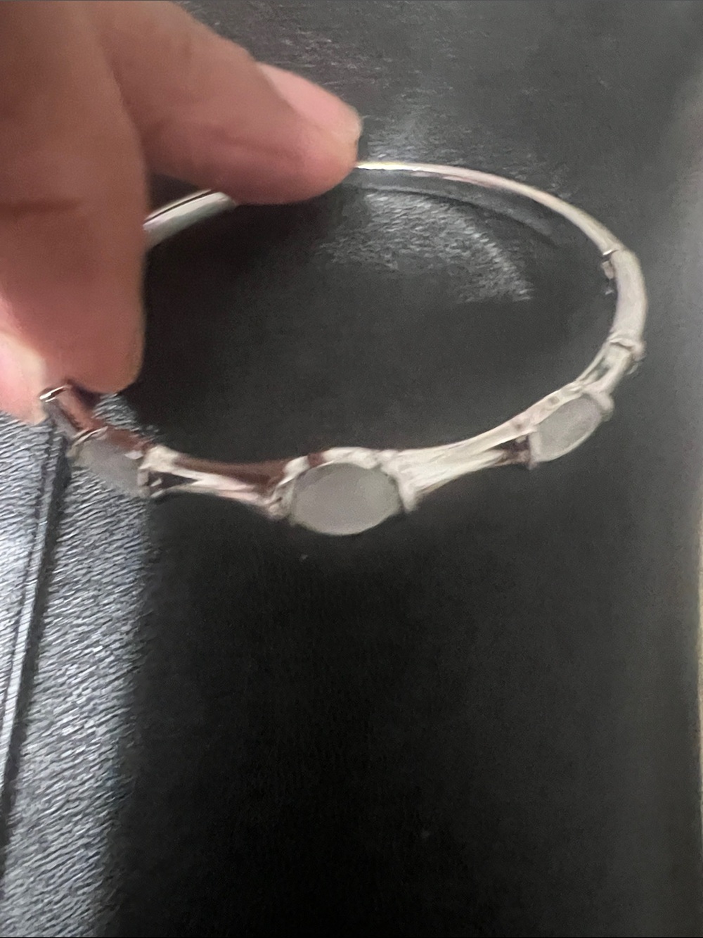 7-8 inch Silver Tone Women's Bangle Bracelet - Polished Silver Finish